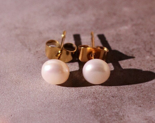 GoodLoverz freshwater pearl earrings