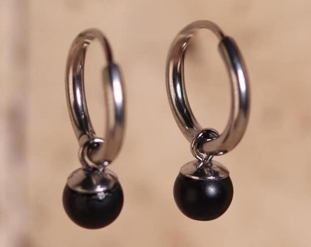 GoodLoverz Nature Collection hoop earrings silver with antracite-black pearl