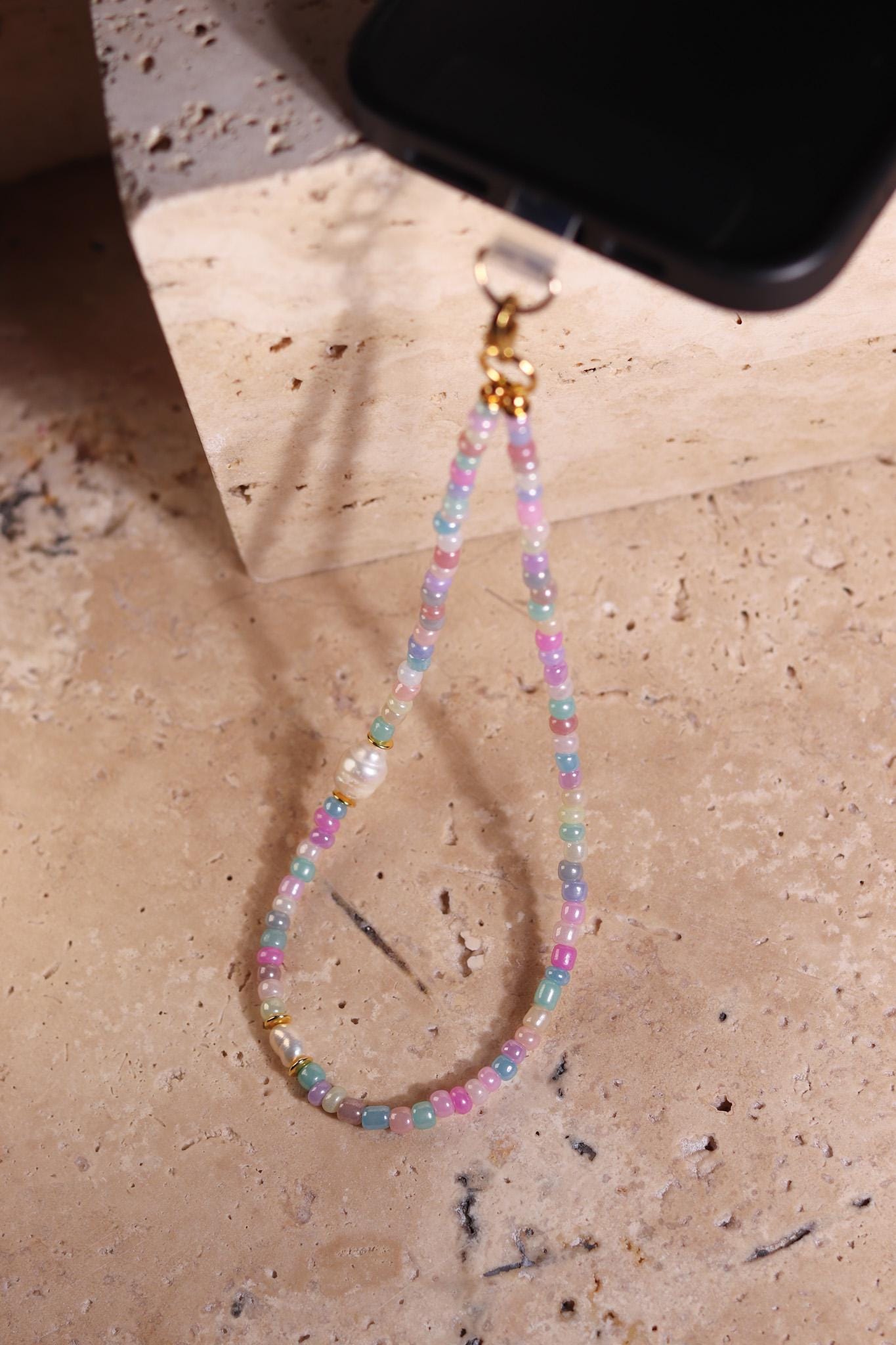 GoodLoverz Cotton Candy Handykette mit Süßwasserperlen