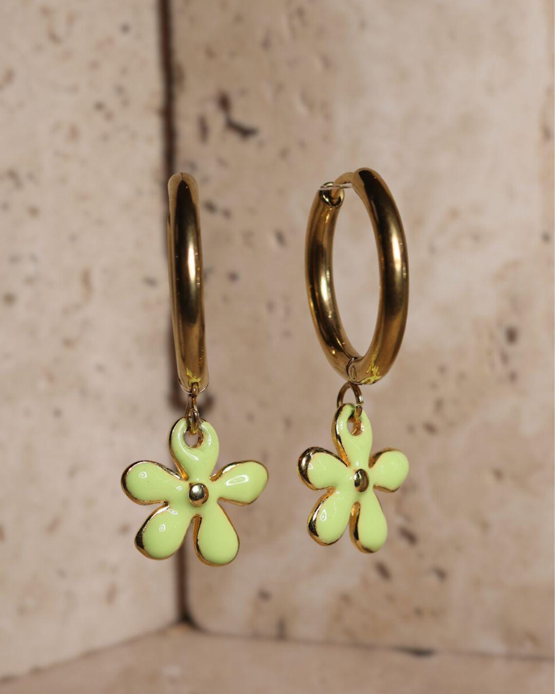 GoodLoverz Flower Neon Creolen